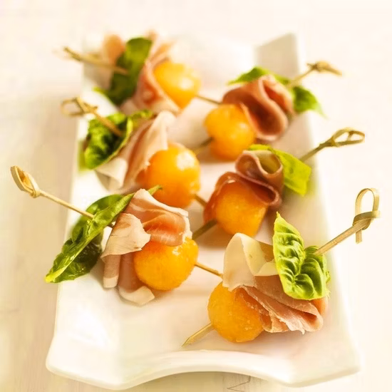 Palillos de cóctel de frutas de bambú verde, brocheta de Teppo anudada